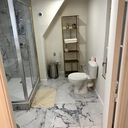 La Golden Apartment